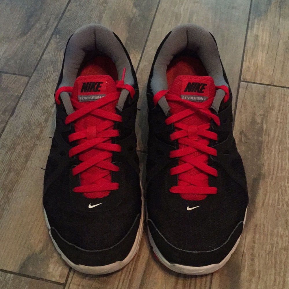 Men’s Nike Revolution 2. Size 11